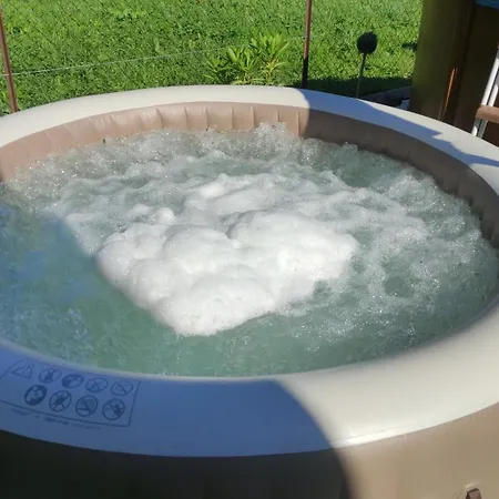 Casa de Férias Sleeps 18 - Lakeview - House -