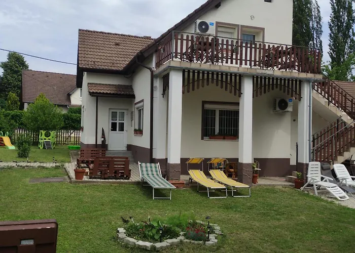 Nyaraló Sleeps 18 - Lakeview - House -