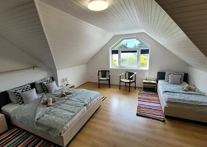 Sleeps 18 - Lakeview - House - בית נופש *